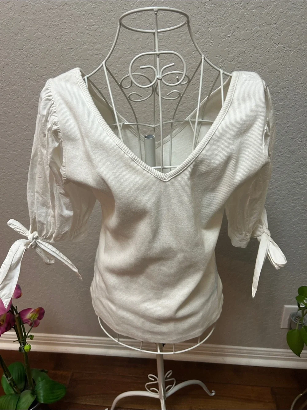 Women's White V-Neck Puff Sleeve Top By Antropolgie S